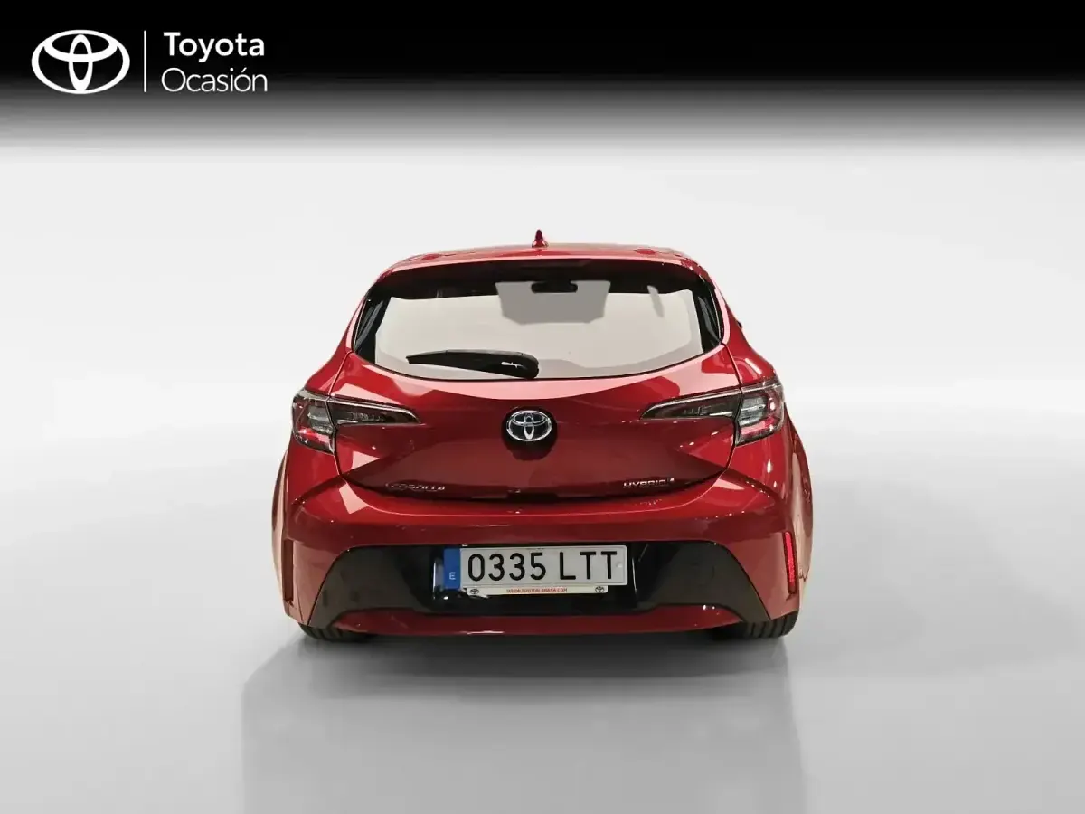 Usado Toyota Corolla Active 122 CV (89 kW) 2021 Rojo Berlina