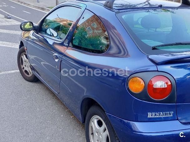 Usado Renault Mégane Coupé 90 CV (66 kW) 1997 Azul Coupe