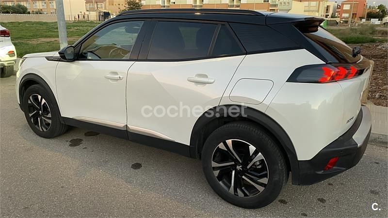 Usado Peugeot 2008 GT-line 130 CV (95 kW) 2020 Blanco SUV