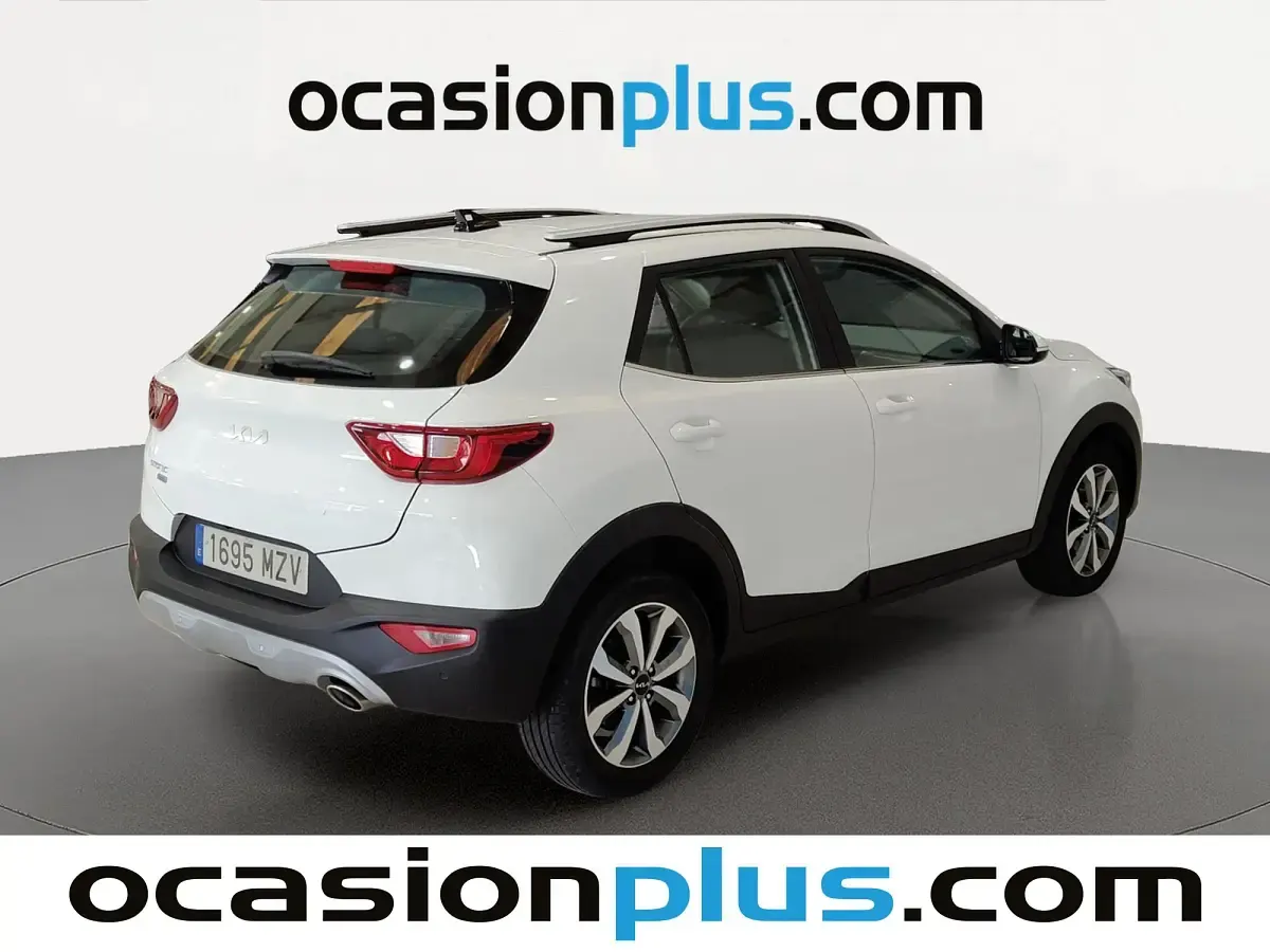 Usado Kia Stonic 100 CV (73 kW) 2025 Blanco SUV