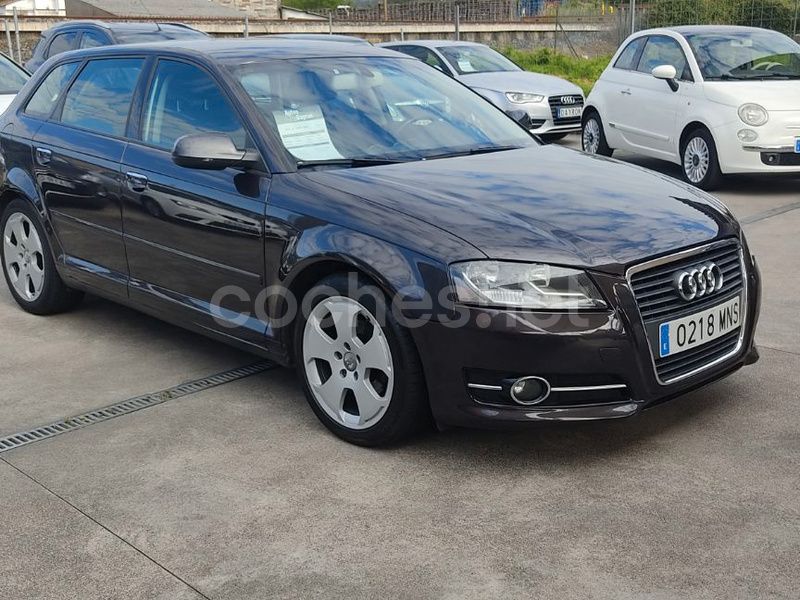 Negro Usado 2011 Audi A3 Sportback Attraction Berlina | 8500 € (Precio justo) - Imagen 1/4
