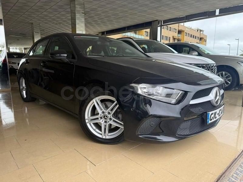 Usado Mercedes A180 116 CV (85 kW) 2021 Negro Berlina