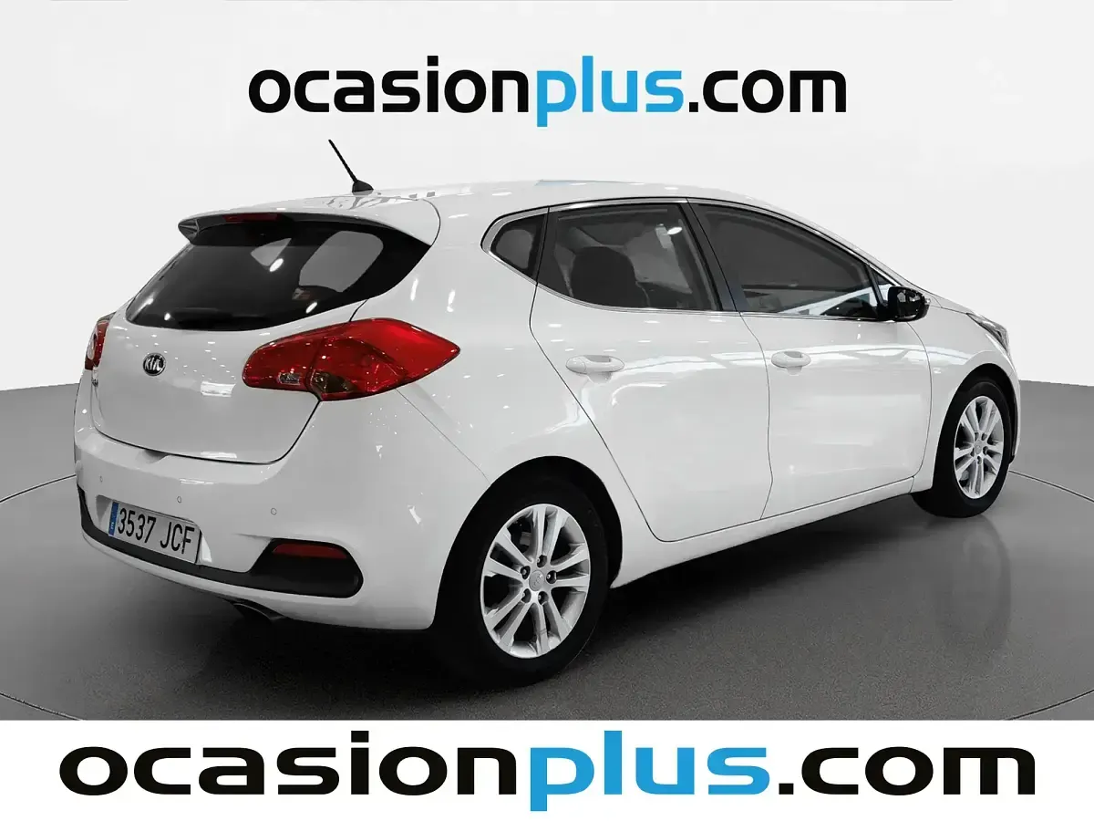 Usado Kia Ceed 100 CV (73 kW) 2015 Blanco Utilitario