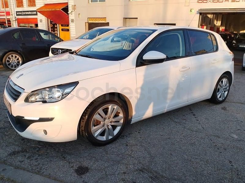 Usado Peugeot 308 Active 115 CV (84 kW) 2014 Blanco Berlina