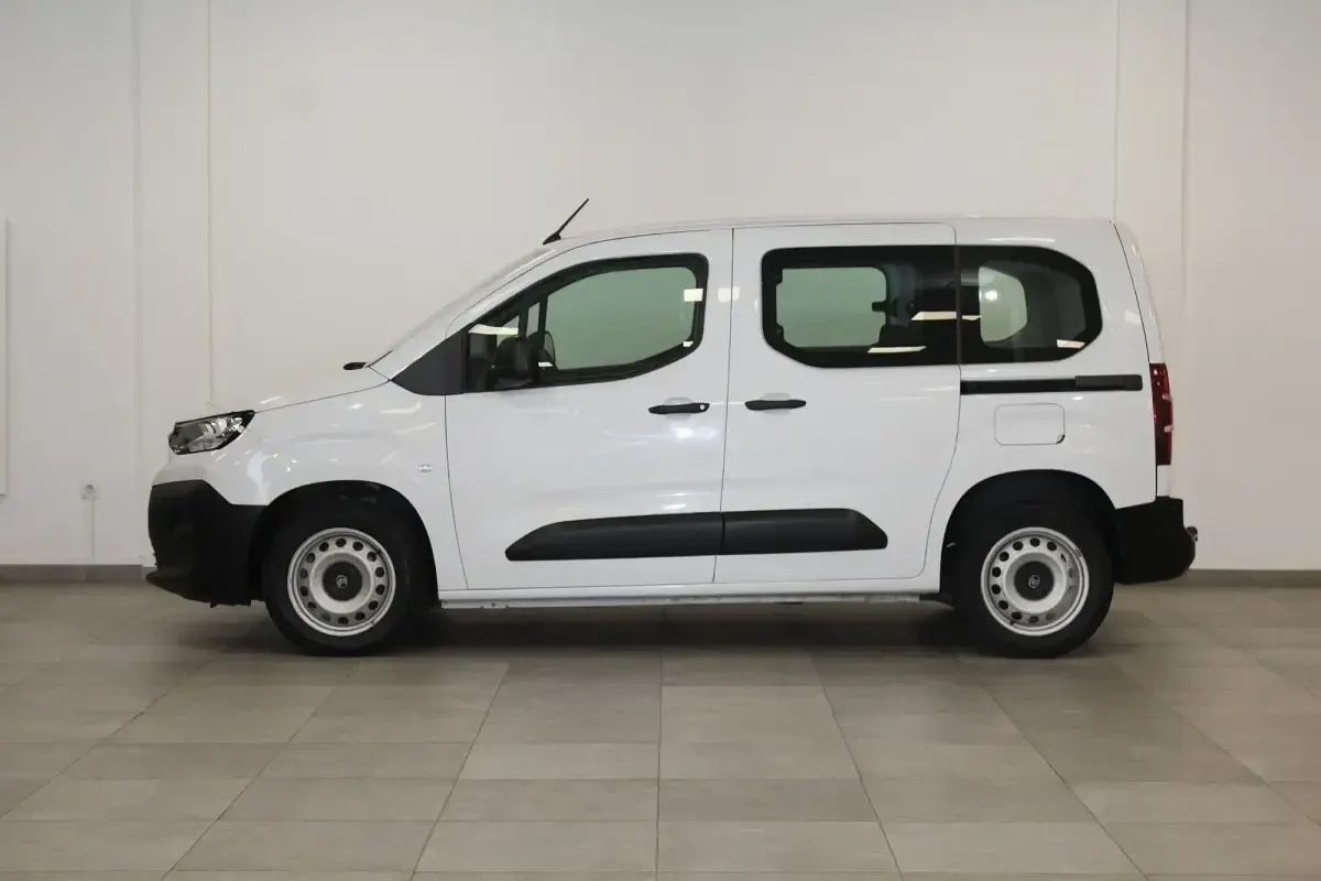 Käytetty Citroën Berlingo 100 HP (73 kW) 2024 Valkoinen Tila-auto