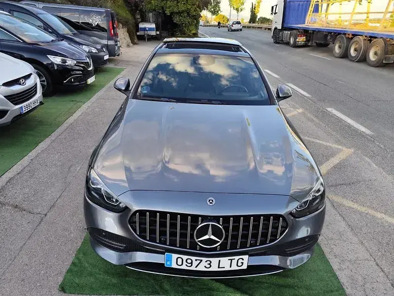 Usado Mercedes C220 194 CV (142 kW) 2021 Gris / plata Berlina