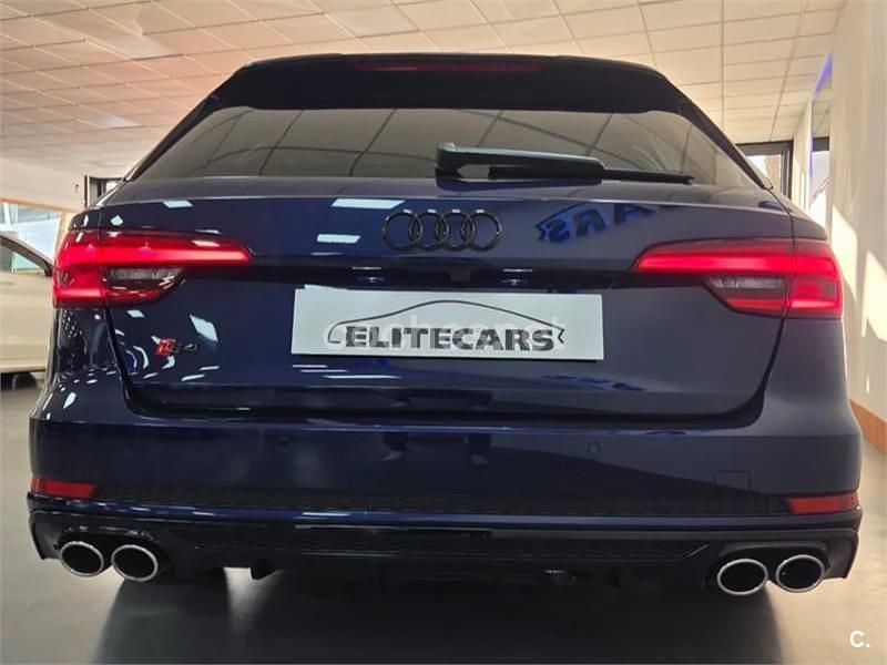 Usado Audi A4 150 CV (110 kW) 2019 Azul Familiar