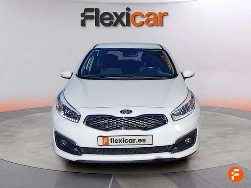 Usado Kia Ceed 101 CV (74 kW) 2018 Blanco Utilitario
