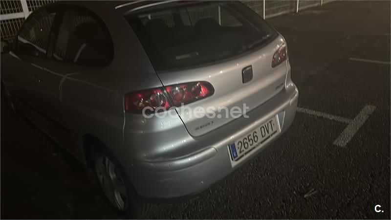 Usado Seat Ibiza Sport 64 CV (47 kW) 2005 Gris / plata Utilitario