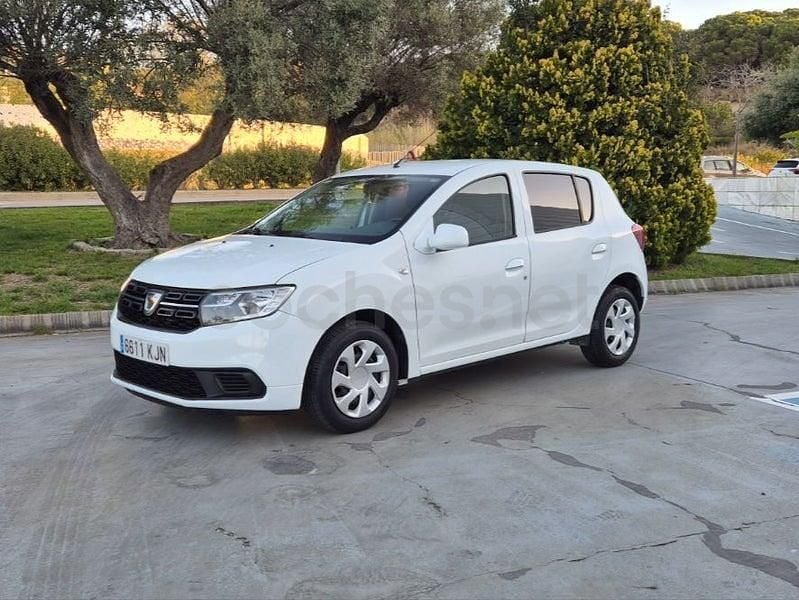 Usado Dacia Sandero Base 73 HP (53 kW) 2018 Branco Sedan