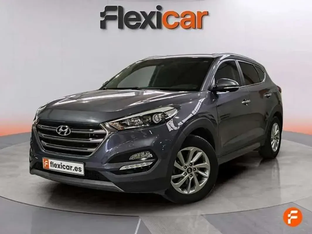 Usado Hyundai Tucson Style 140 CV (102 kW) 2016 Gris SUV