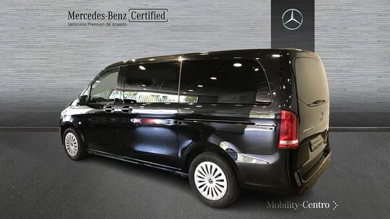 Usado Mercedes Vito 2023 Negro Van