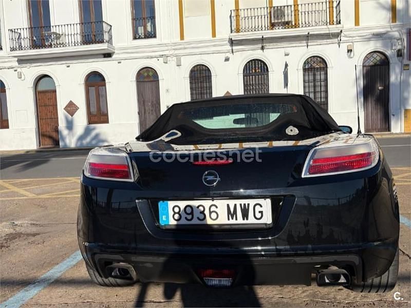 Usado Opel GT 264 CV (194 kW) 2009 Negro Descapotable
