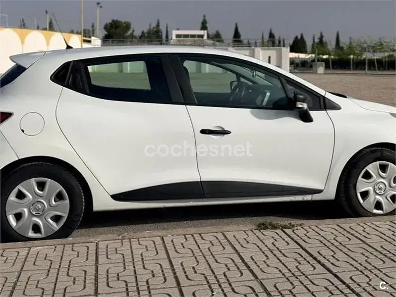 Usado Renault Clio IV Business 75 CV (55 kW) 2016 Blanco Berlina