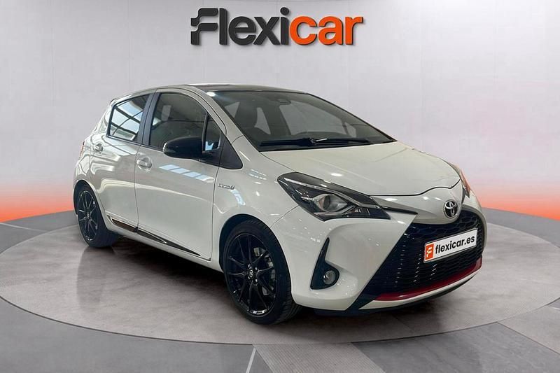 Blanco Usado 2019 Toyota Yaris Hybrid Berlina | 13.970 € (Buen precio) - Imagen 1/4