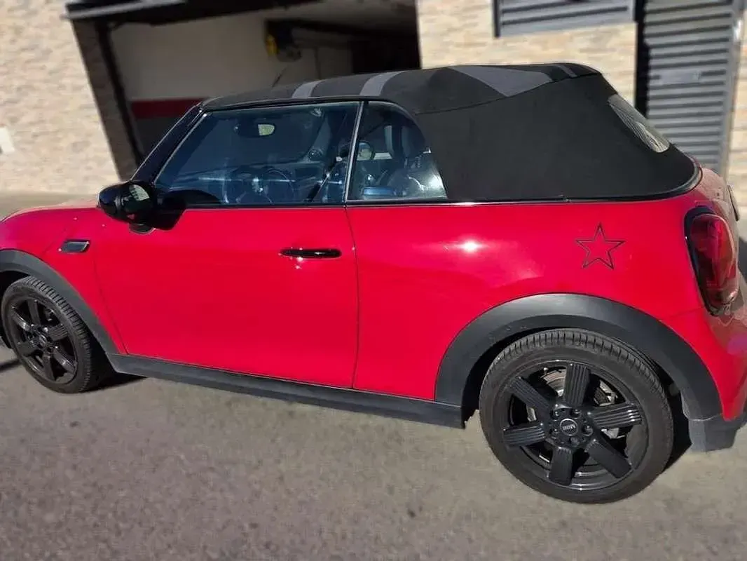 Usado Mini Cooper Cabriolet 136 CV (100 kW) 2023 Rojo Descapotable