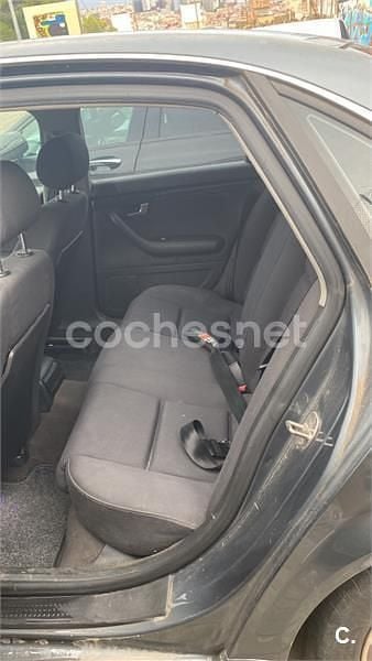 Usado Audi A4 S-Line 130 CV (95 kW) 2002 Gris / plata Berlina