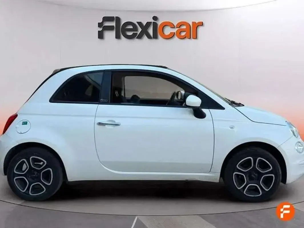 Usado Fiat 500 Club 71 CV (52 kW) 2023 Blanco Descapotable