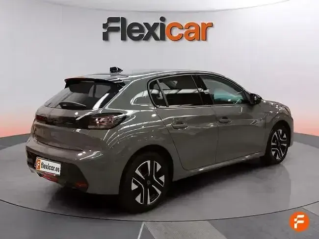 Usado Peugeot 208 Allure 100 CV (73 kW) 2025 Gris Utilitario