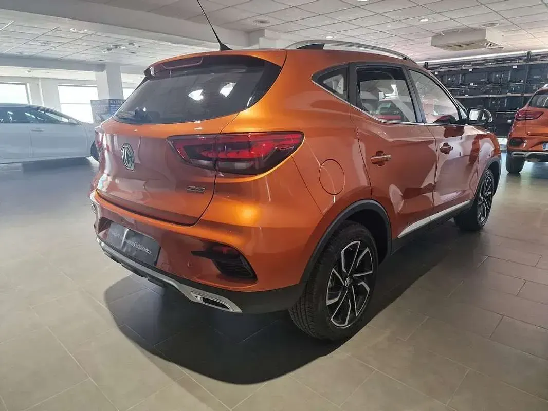 Usado MG ZS Comfort 106 CV (77 kW) 2023 Naranja SUV