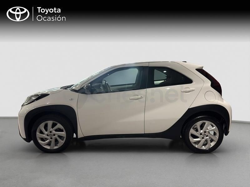 Usado Toyota Aygo X Play 72 CV (52 kW) 2024 Blanco SUV