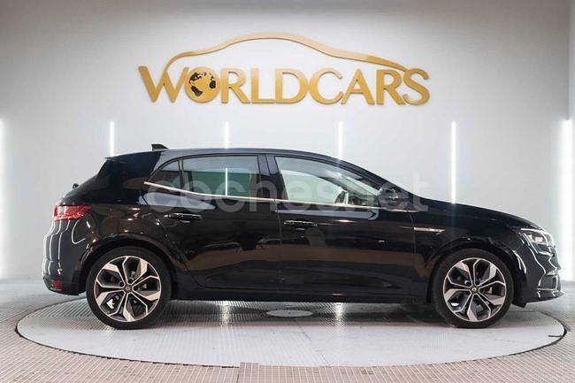 Usado Renault Mégane IV Zen 140 CV (102 kW) 2019 Negro Berlina