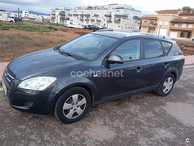 Gris / plata Usado 2010 Kia Ceed Utilitario | 4700 € (Super precio) - Imagen 1/4