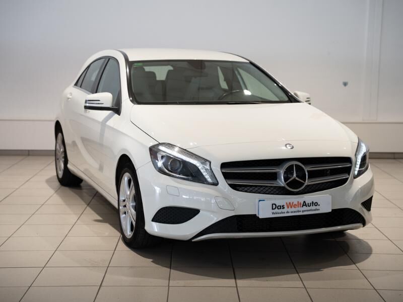 Blanco Usado 2015 Mercedes A180 Style | 17.990 € (Caro) - Imagen 1/4