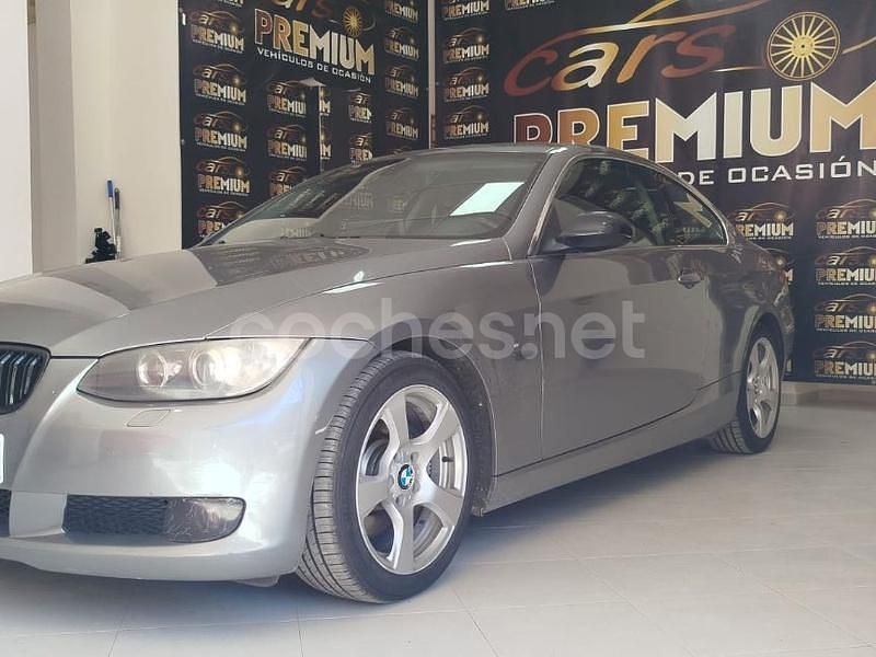 Gris / plata Usado 2010 BMW 325 Coupe | 11.499 € - Imagen 1/4