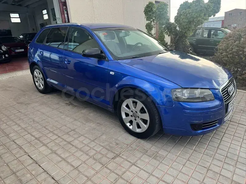 Usado Audi A3 Ambition 140 CV (102 kW) 2005 Azul Utilitario