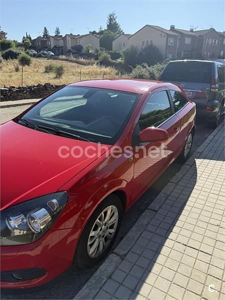 Rojo Usado 2009 Opel Astra GTC Sport Berlina | 3300 € (Precio justo) - Imagen 1/4