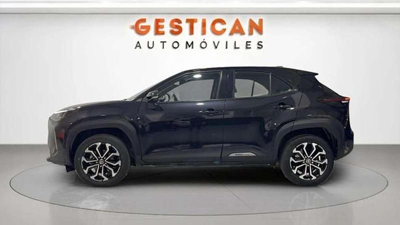 Usado Toyota Yaris Cross Active 116 CV (85 kW) 2024 Negro SUV