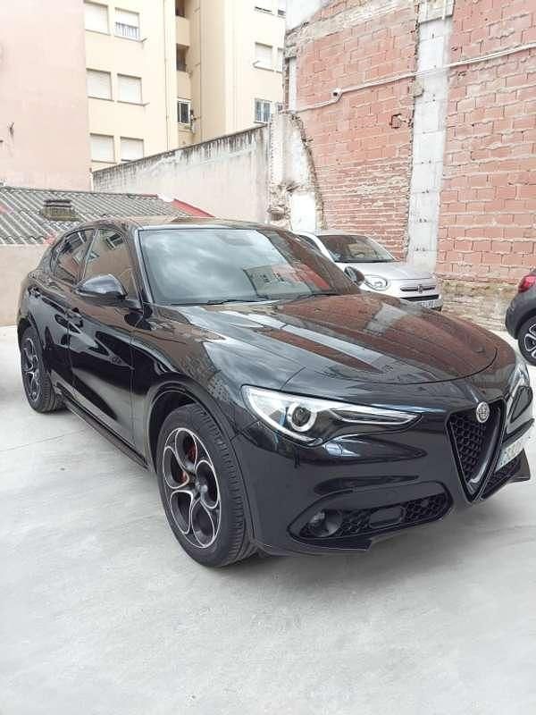 Negro Usado 2022 Alfa Romeo Stelvio Veloce SUV | 29.000 € (Un poco caro) - Imagen 1/4