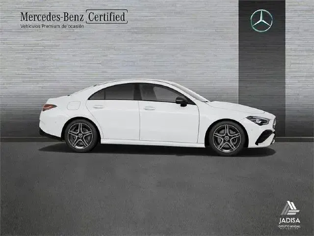 Usado Mercedes CLA250e 218 CV (160 kW) 2024 Blanco polar Coupe