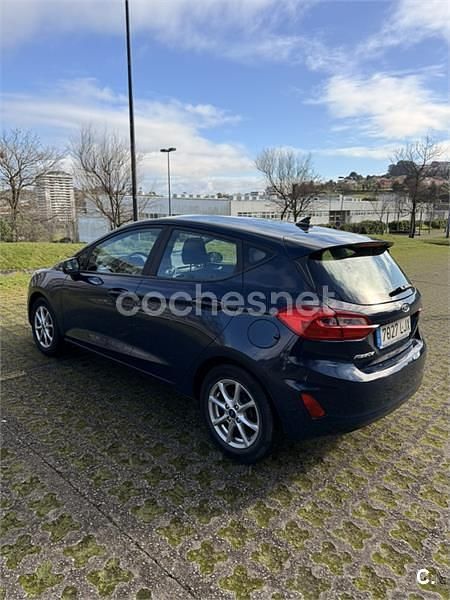 Usado Ford Fiesta Trend 75 CV (55 kW) 2020 Azul Berlina