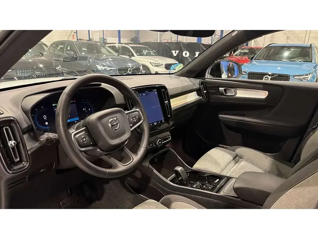 Usado Volvo XC40 Plus 129 CV (94 kW) 2024 Blanco SUV