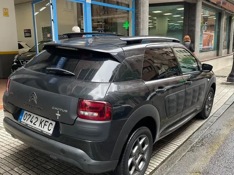Usado Citroën C4 Shine 100 CV (73 kW) 2017 Negro Berlina