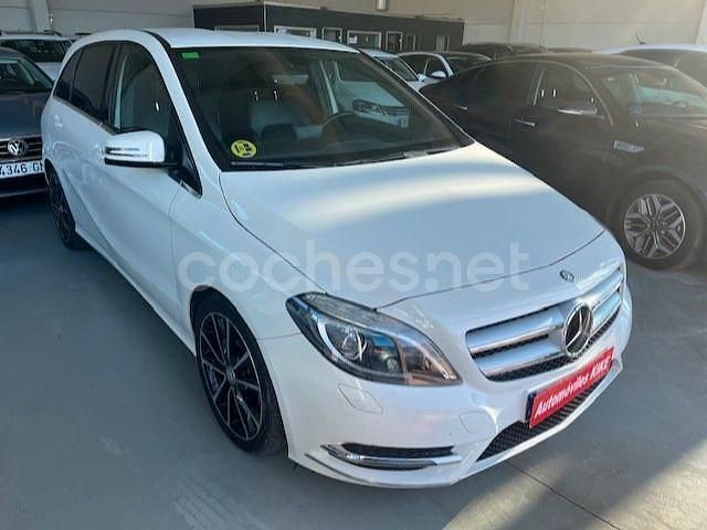 Usado Mercedes B180 Executive 109 CV (80 kW) 2013 Blanco Monovolumen