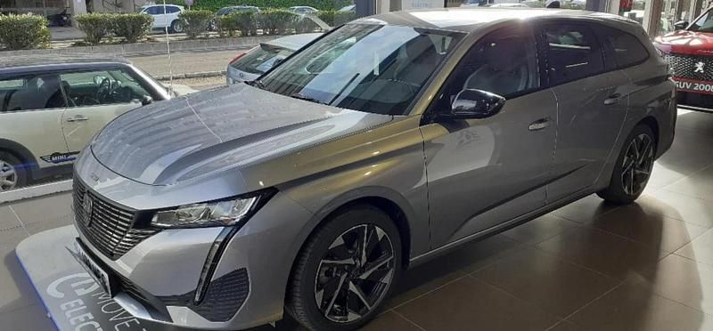 Usado Peugeot 308 Allure 131 CV (96 kW) 2023 Gris artense Familiar