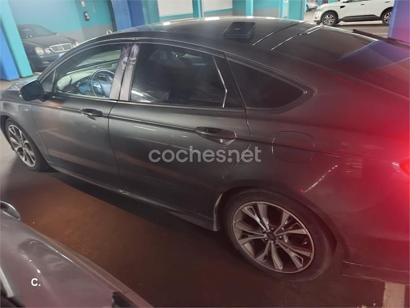 Gris / plata Usado 2019 Ford Mondeo ST-Line Berlina | 16.500 € (Un poco caro) - Imagen 1/4