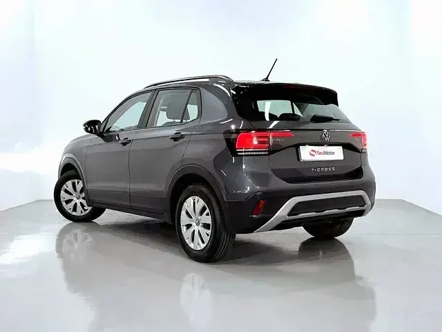 Usado VW T-Cross 95 CV (69 kW) 2024 Gris SUV