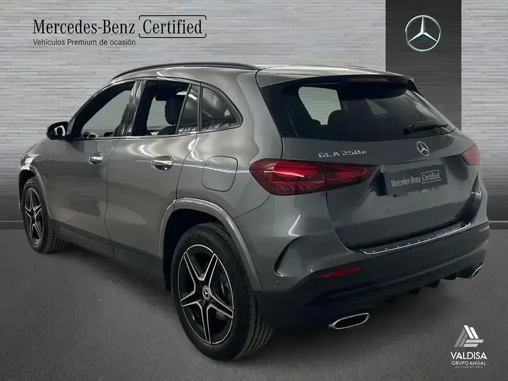 Usado Mercedes GLA250 218 CV (160 kW) 2026 Gris montaña SUV