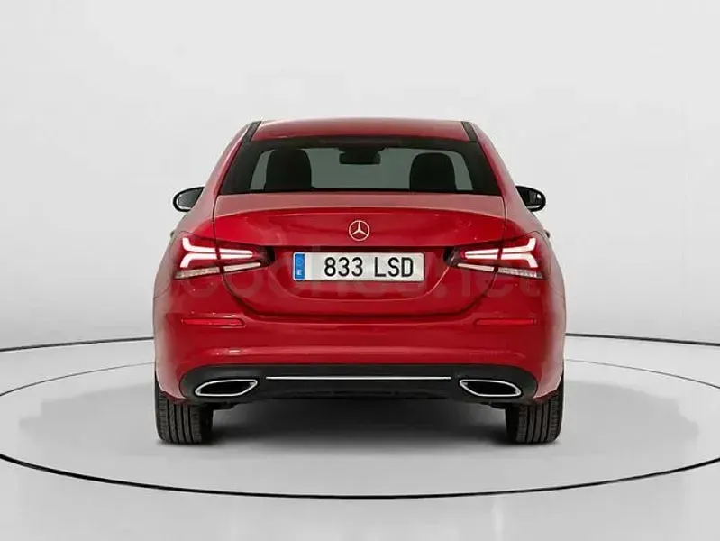 Usado Mercedes A180 116 CV (85 kW) 2021 Rojo Berlina