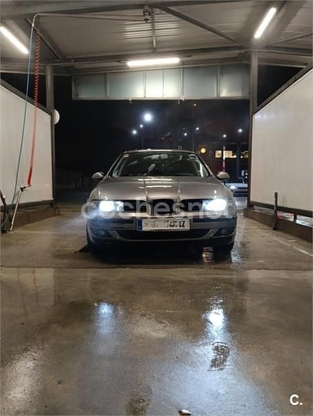 Usado Seat Leon Stella 105 CV (77 kW) 2003 Gris / plata Berlina