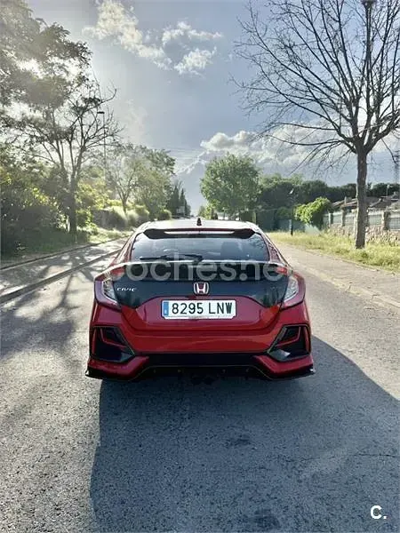 Begagnad Honda Civic Elegance 126 HK (92 kW) 2021 Röd Sedan