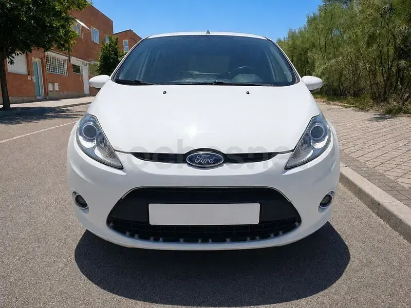 Usado Ford Fiesta Titanium 96 CV (70 kW) 2011 Blanco Berlina