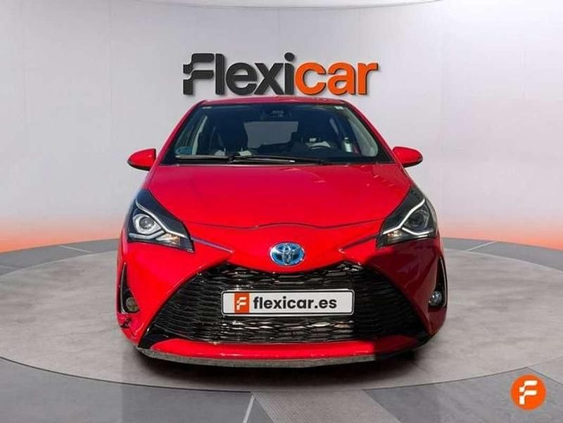 Usado Toyota Yaris Hybrid Edition 100 CV (73 kW) 2018 Rojo Utilitario