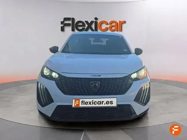 Usado Peugeot 2008 Active 100 CV (73 kW) 2023 Gris SUV