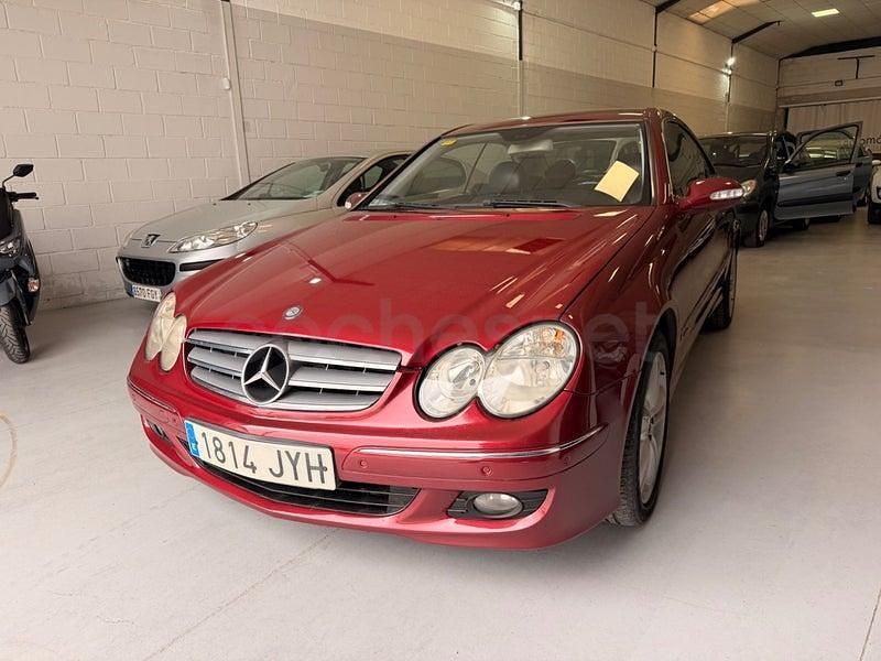 Usado Mercedes CLK220 Elegance 150 CV (110 kW) 2006 Granate Coupe