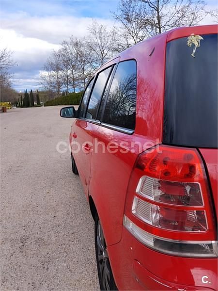 Usado Opel Zafira 115 CV (84 kW) 2010 Rojo Monovolumen